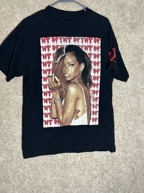 Rhianna graphic tee sz med Dfynt short sleeve Streetwear Hiphop